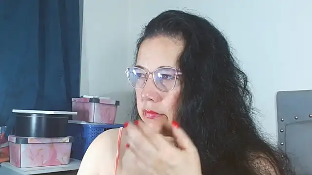 maturepriscila online show from May 17, 2026, 1:44 pm