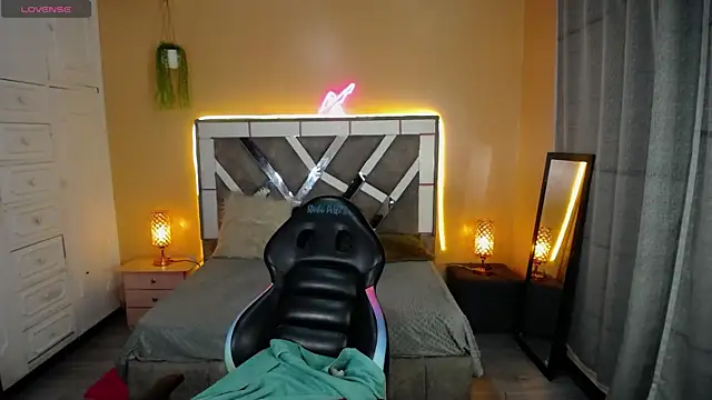 Snapshot of Kate_Laurence_ chatting on January 3, 2025, 7:06 am Kate Laurence online show from January 3, 2025, 7:06 am