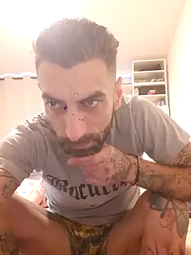 Snapshot of Italian69am chatting on December 21, 2025, 1:35 pm Italian69am online show from December 21, 2025, 1:35 pm