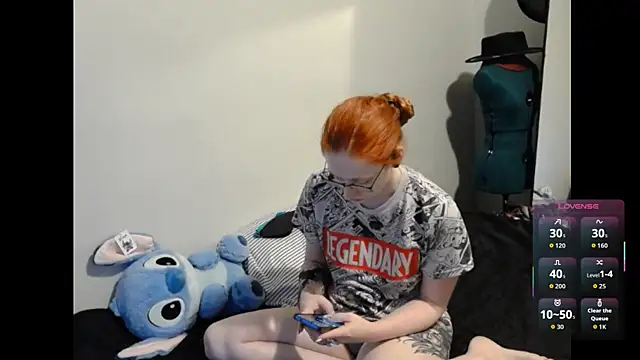 LilyFoxxx online show from April 3, 2026, 5:25 am