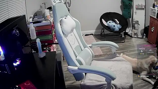 LilyFoxxx online show from March 14, 2026, 5:46 am