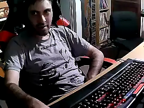 Snapshot of johnwood88 chatting on February 27, 2025, 5:51 am johnwood88 online show from February 27, 2025, 5:51 am