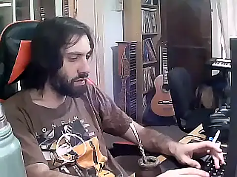 Snapshot of johnwood88 chatting on February 20, 2025, 10:48 am johnwood88 online show from February 20, 2025, 10:48 am