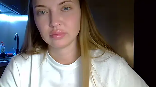 Snapshot of Lucky_Anna chatting on May 21, 2026, 7:22 pm Lucky Anna online show from May 21, 2026, 7:22 pm