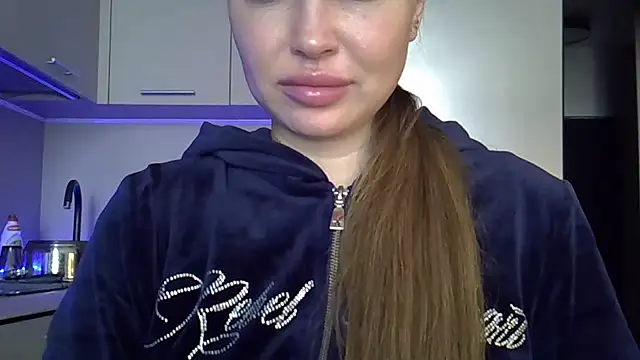 Snapshot of Lucky_Anna chatting on April 26, 2026, 6:54 am Lucky Anna online show from April 26, 2026, 6:54 am