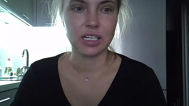 Lucky Anna online show from September 27, 2025, 6:08 am