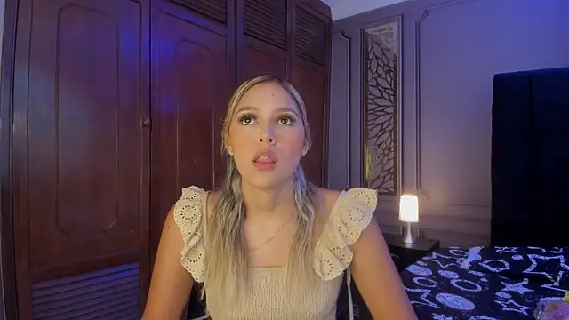 Cami hunter  online show from December 19, 2024, 8:34 pm