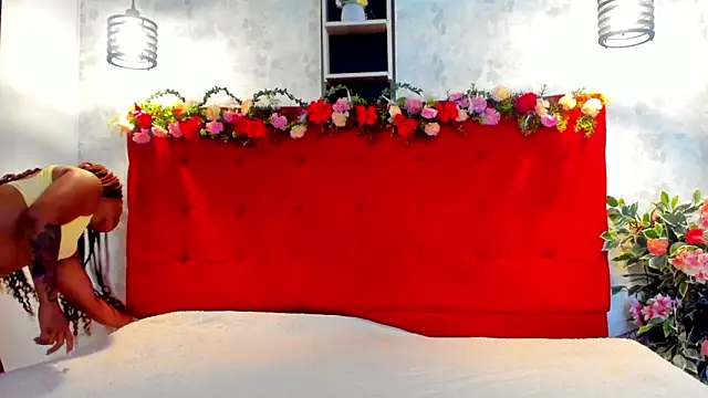 Snapshot of SilvannaFit chatting on May 6, 2026, 11:47 am SilvannaFit online show from May 6, 2026, 11:47 am