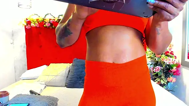 Snapshot of SilvannaFit chatting on April 28, 2026, 11:58 am SilvannaFit online show from April 28, 2026, 11:58 am