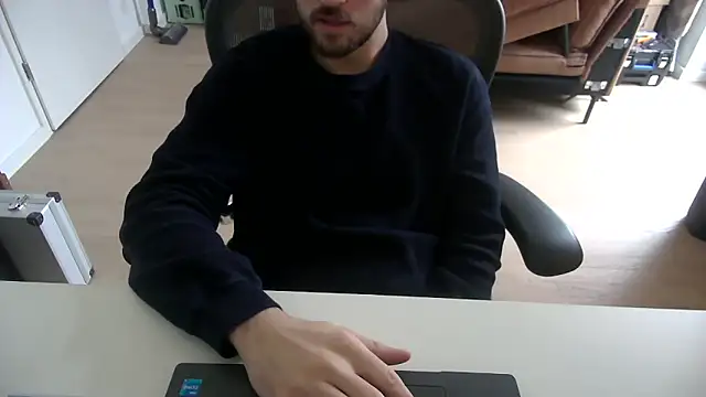 taallguyy 196 online show from December 17, 2025, 11:04 am