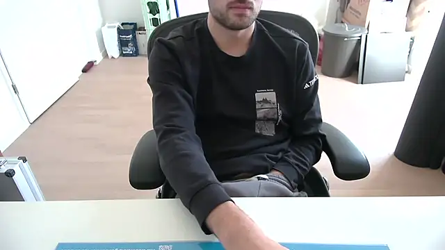 Snapshot of taallguyy_196 chatting on November 13, 2025, 11:14 am taallguyy 196 online show from November 13, 2025, 11:14 am