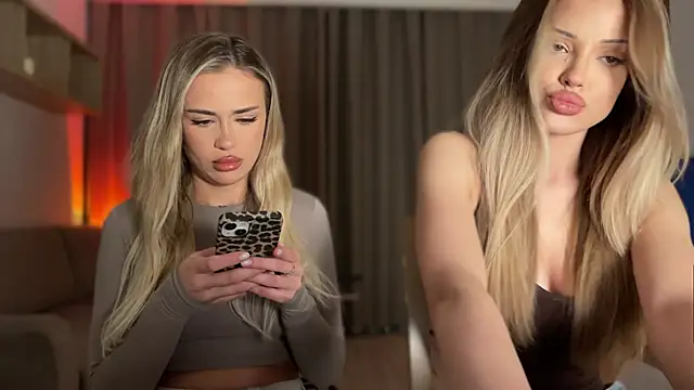 Julia RL online show from November 4, 2025, 10:35 pm