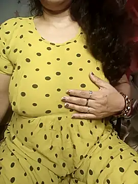 Sneha gril online show from November 11, 2025, 2:01 pm