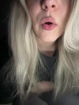 SUSELLAM1 online show from April 14, 2026, 5:51 pm