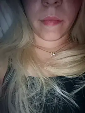 SUSELLAM1 online show from February 17, 2026, 9:12 pm