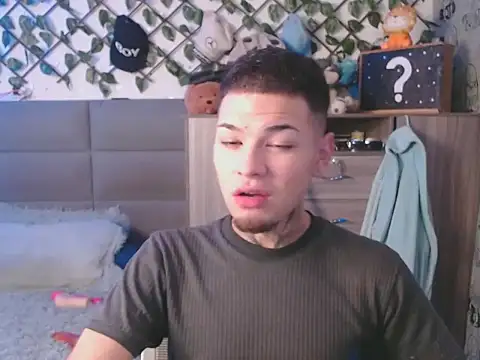 MarceloMilk online show from October 31, 2025, 4:53 am