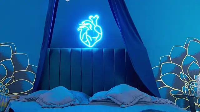 Lunamistyc online show from October 13, 2025, 7:59 pm