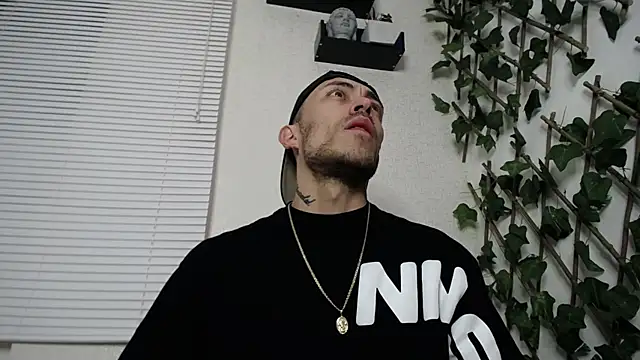 Snapshot of Jasson_kingg chatting on January 25, 2025, 5:18 am Jasson kingg online show from January 25, 2025, 5:18 am