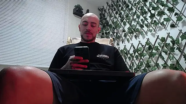 Snapshot of Jasson_kingg chatting on March 7, 2025, 1:42 am Jasson kingg online show from March 7, 2025, 1:42 am
