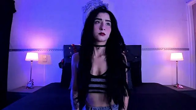 Snapshot of RomeroMoon chatting on December 11, 2024, 1:06 pm RomeroMoon online show from December 11, 2024, 1:06 pm