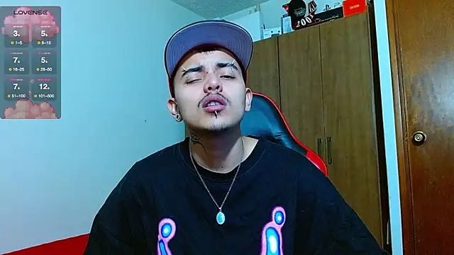 Snapshot of Hgp3riodictabl3 chatting on February 24, 2026, 8:37 am Hgp3riodictabl3 online show from February 24, 2026, 8:37 am