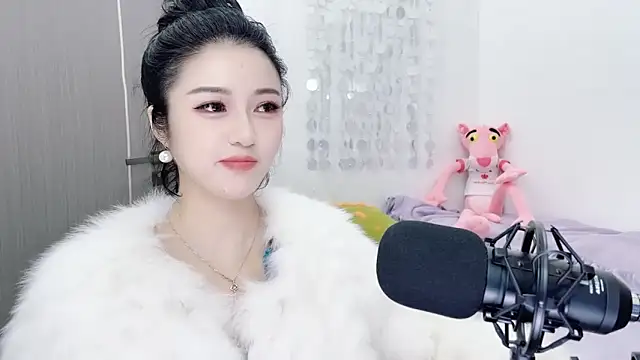 starsqimei online show from February 8, 2026, 4:32 am