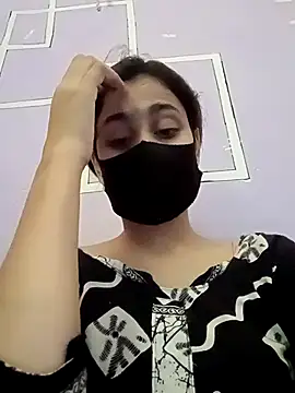 magicmoment00786 online show from October 25, 2025, 5:24 pm