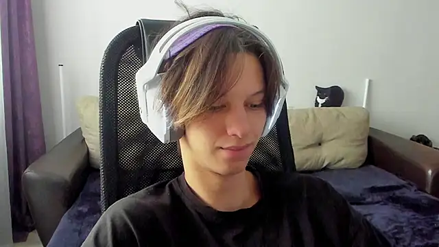 Ostin meow online show from November 15, 2025, 7:23 am