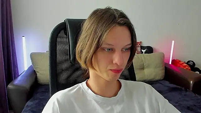 Ostin meow online show from March 16, 2026, 5:37 am