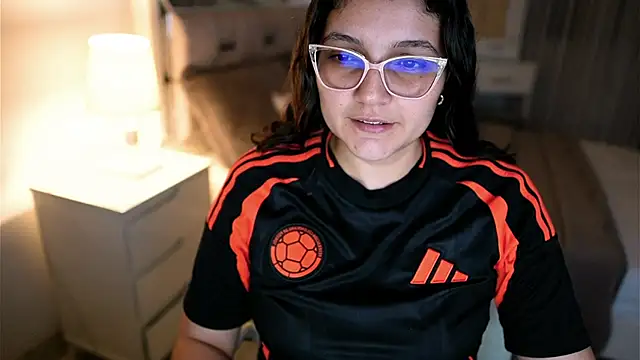 Camilaa bueno online show from November 28, 2025, 2:23 am