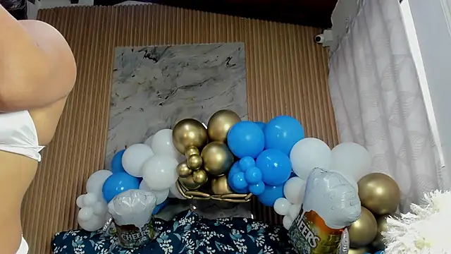 Any topless online show from October 13, 2025, 11:01 am