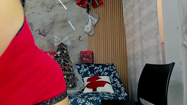 Any topless online show from December 19, 2025, 11:01 am