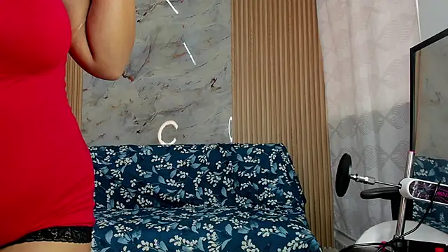 Any topless online show from November 28, 2025, 11:10 am