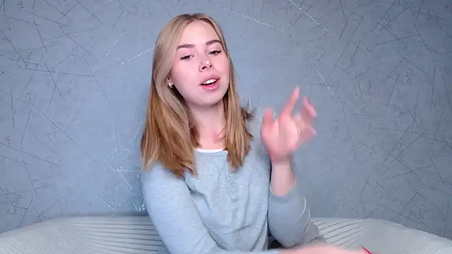 Snapshot of sofiaa_here chatting on September 15, 2025, 12:33 am sofiaa here online show from September 15, 2025, 12:33 am