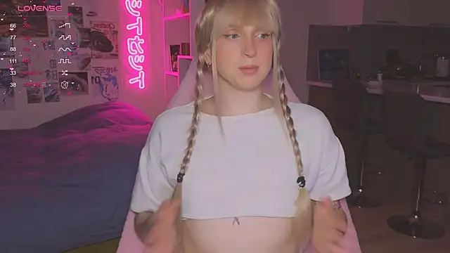 Snapshot of p1nkvenom chatting on November 30, 2025, 12:17 pm p1nkvenom online show from November 30, 2025, 12:17 pm