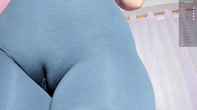 Snapshot of anna_lorenss chatting on October 29, 2025, 12:15 pm anna lorenss online show from October 29, 2025, 12:15 pm