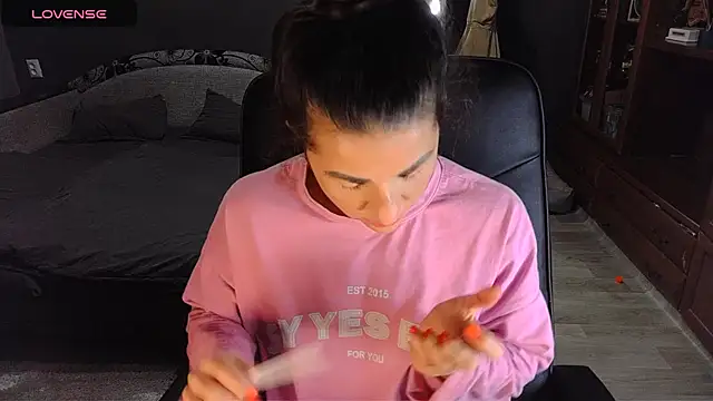 Aria Dl online show from October 28, 2025, 3:11 pm