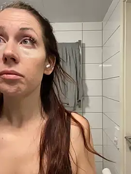 Snapshot of TildeLindwall chatting on February 13, 2025, 11:17 am TildeLindwall online show from February 13, 2025, 11:17 am