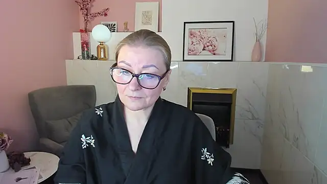 AlexandraKind online show from March 13, 2025, 9:05 pm