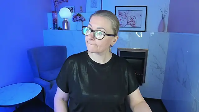 AlexandraKind online show from March 15, 2025, 4:54 pm