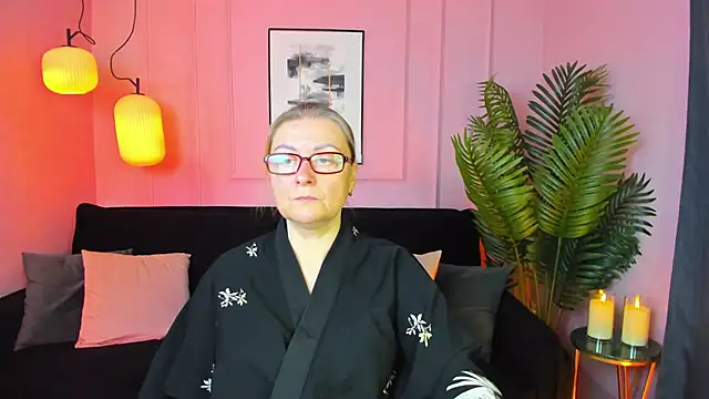 AlexandraKind online show from October 23, 2025, 1:43 pm