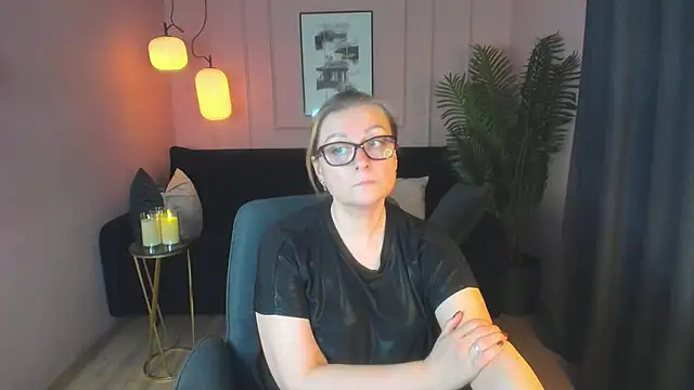 AlexandraKind online show from March 17, 2025, 7:58 pm