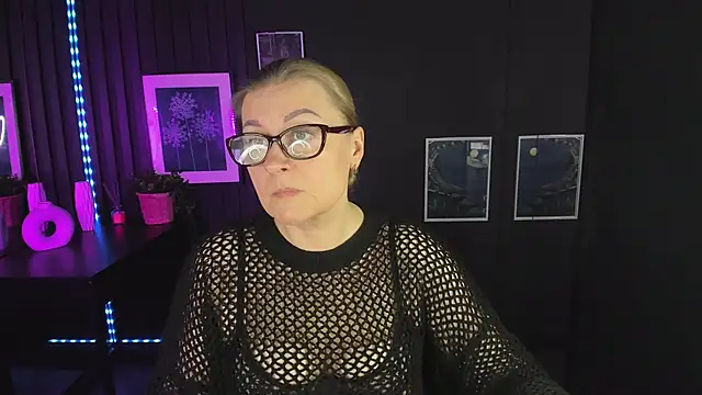 AlexandraKind online show from March 10, 2025, 1:43 pm