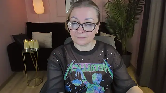 AlexandraKind online show from March 12, 2025, 9:34 am