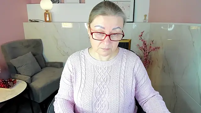 AlexandraKind online show from November 30, 2025, 8:42 pm