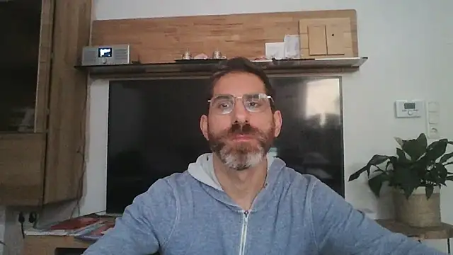 alcatraz009 online show from November 17, 2025, 8:18 am