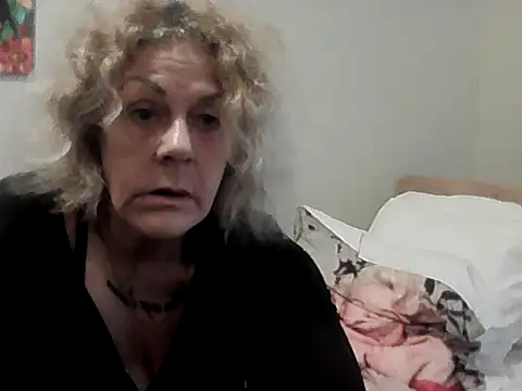 housewife shantie online show from April 4, 2026, 8:21 am