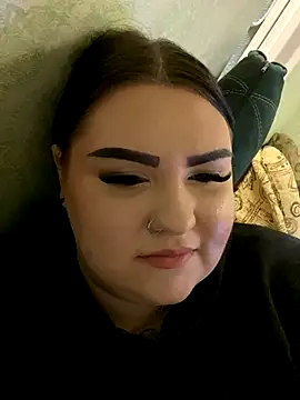 Viktoria2828 online show from November 15, 2025, 4:33 pm