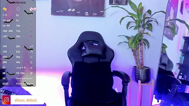 Alisson Wynter online show from October 31, 2025, 4:20 am