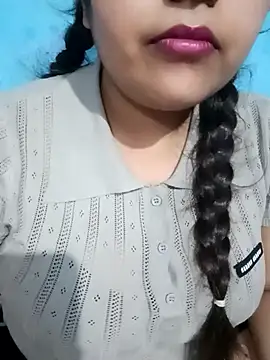 Love-Veronica online show from July 26, 2026, 2:13 pm